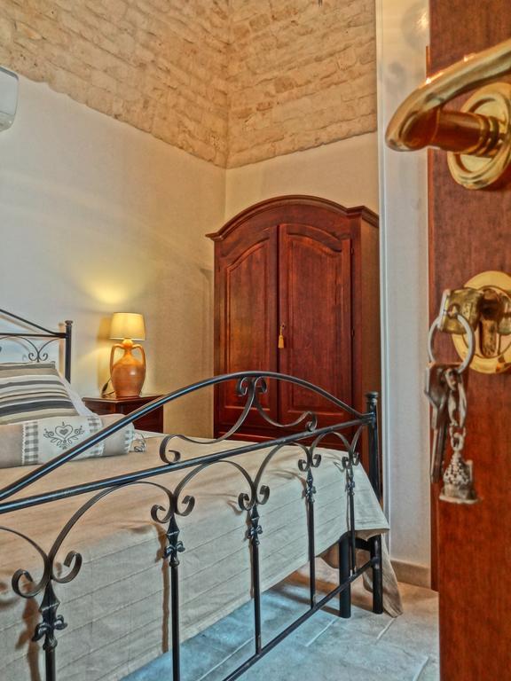 Trulli-Eu Guesthouse Alberobello Værelse billede